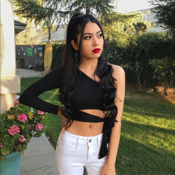 Cut Out Top - Picture 4 of 6